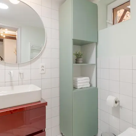 Apartament Ultra-Central Elegant + Free Parking + Self Check-In Oradea Exterior foto