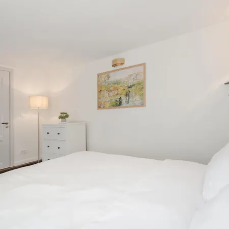 Apartament Ultra-Central Elegant + Free Parking + Self Check-In Oradea Exterior foto