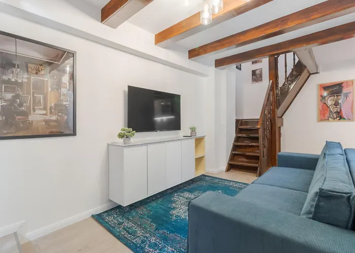 Apartament Ultra-Central Elegant + Free Parking + Self Check-In