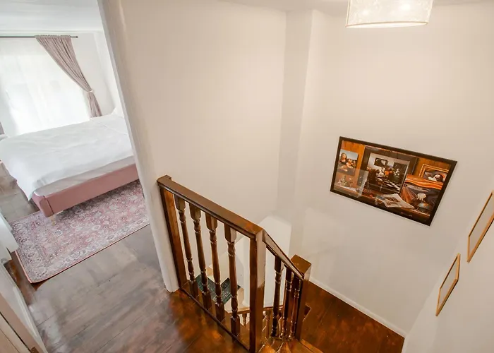 Apartament Ultra-Central Elegant + Free Parking + Self Check-In
