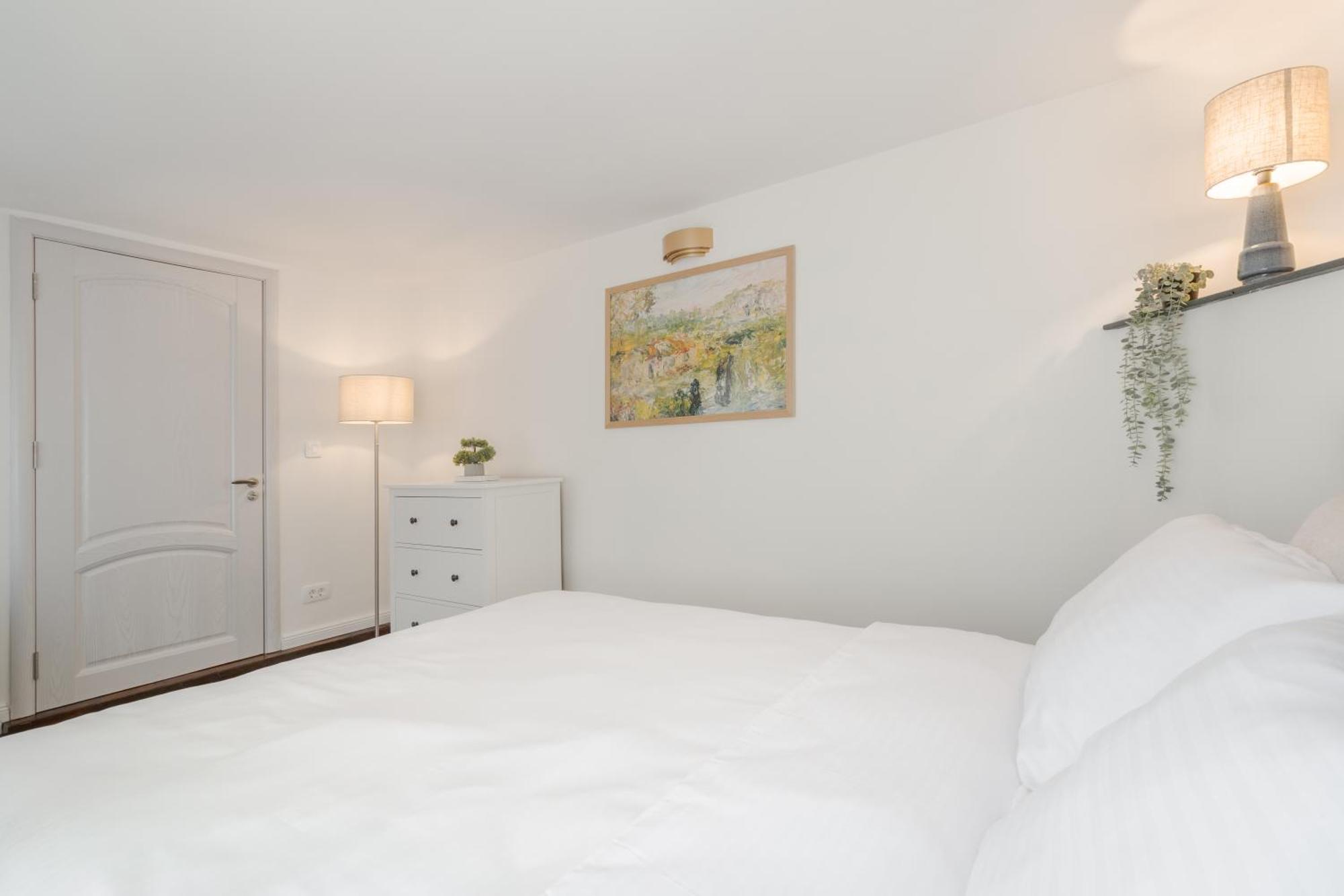 Ultra-central Elegant + Free Parking + Self Check-in